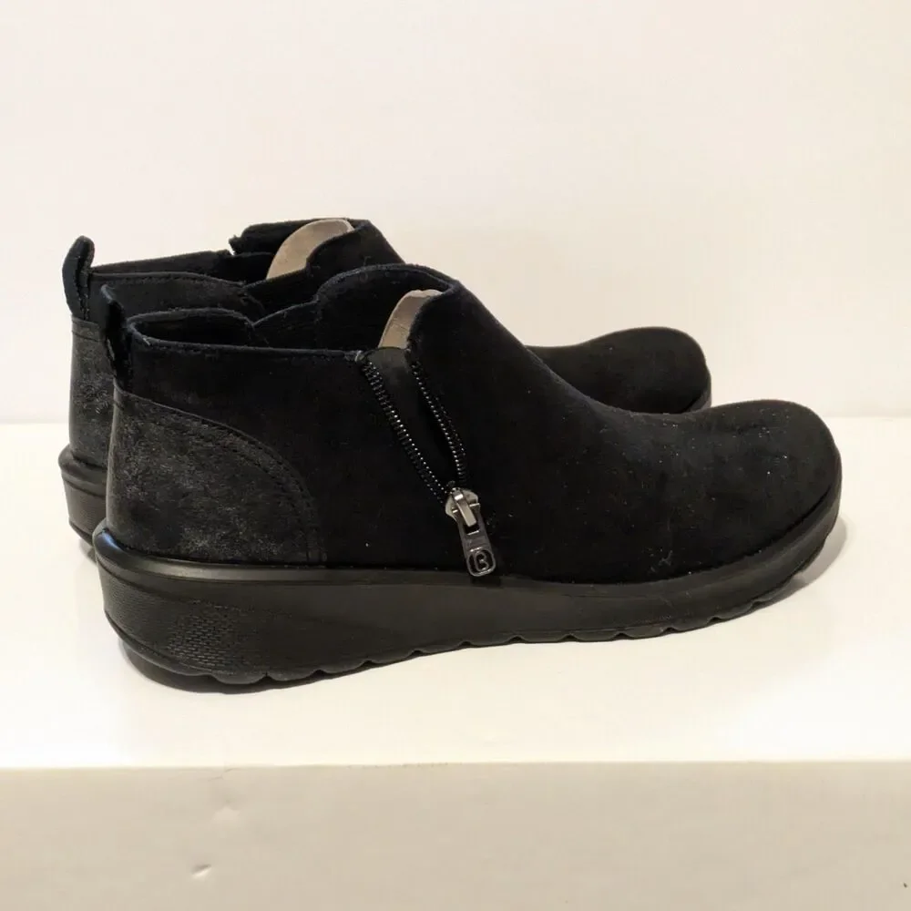 Bzees Greta by LifeStride Women's Black Ankle Boots Vegan Suede Comfort size 8